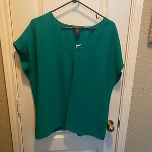 Rachel Zoe Emerald Green V-Neck Short Sleeve Top